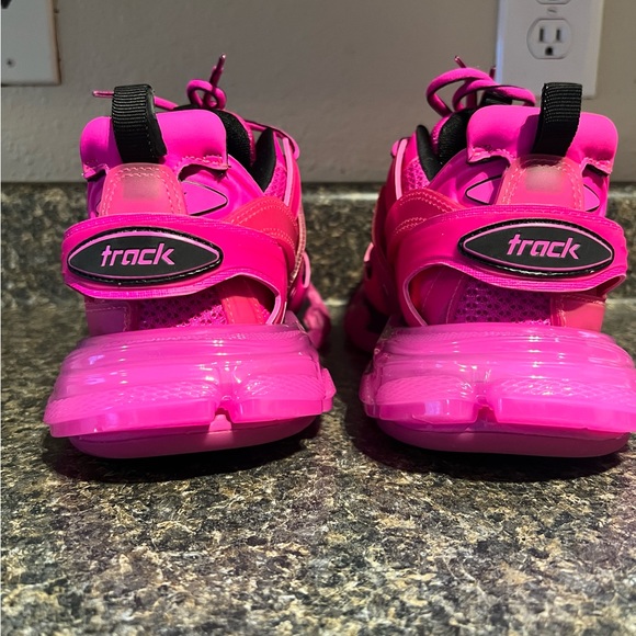Fuchsia pink Balenciaga track . - Picture 2 of 6